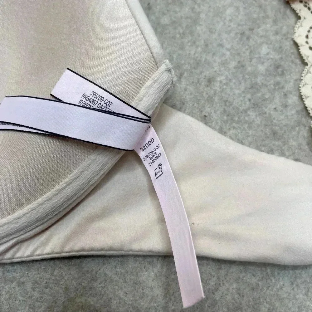 Victoria’s Secret Body by Victoria Nude Racerback Perfect Coverage Size 32DDD